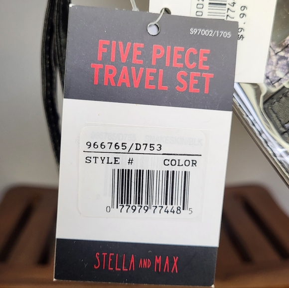 NWT Stella and Max Snake Skin Five Piece Cosmetic Set - Picture 5 of 6